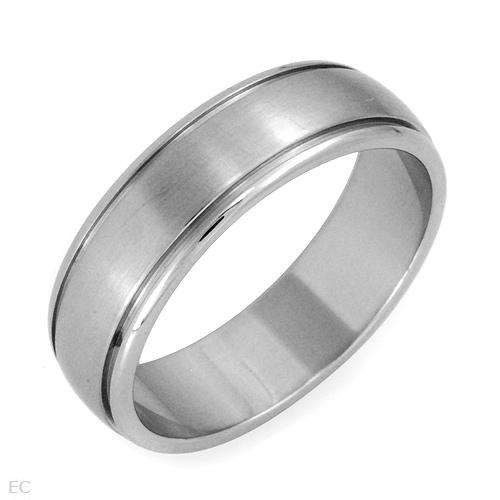 Elegant Gentlemens Ring Made in Stainless steel. Total item weight 5.7g - Size 11