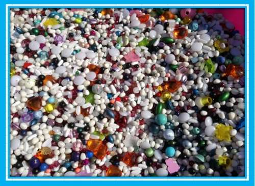 2Kg Mixed Beads - As per Picture (Starting Price R100)