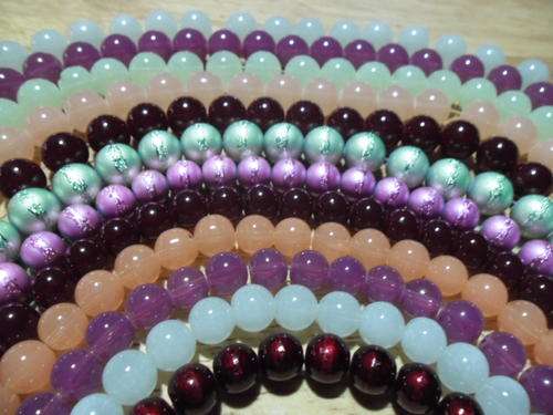 850 Beads (BID ON 800 GET 850 BEADS) + FREE GIFT