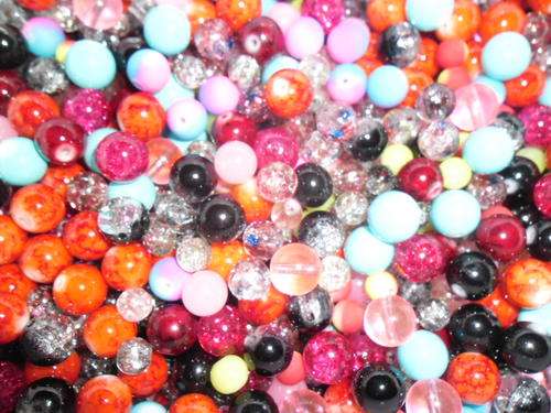 6200 Mixed Beads (Starting price R250) + Free Gift - SEE DESCRIPTION