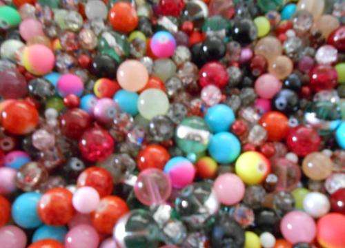 6200 Mixed Beads (Starting price R250) + Free Gift - SEE DESCRIPTION
