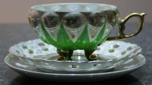 tea cup and saucers