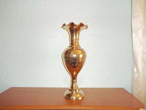 Beautiful brass vase - 35 cm high