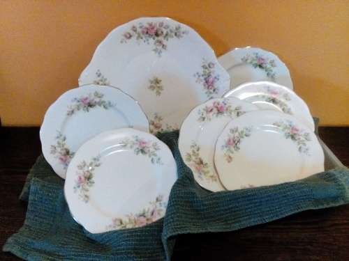 Royal Albert Lot - Moss Rose - Eared Cake Plate and 6x16cm plates - FINAL PRICE. !!!!!!!