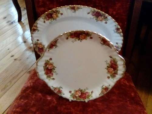 Royal Albert - Platter and Eared Cake Plate - Old Country Roses   --   Tiny Flaws Only