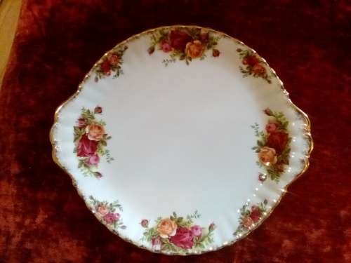 Royal Albert - Platter and Eared Cake Plate - Old Country Roses   --   Tiny Flaws Only