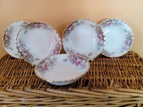 ROYAL ALBERT - Autumn Roses - (5) Dessert Bowls - 13.5cm - Stunning !!     EX