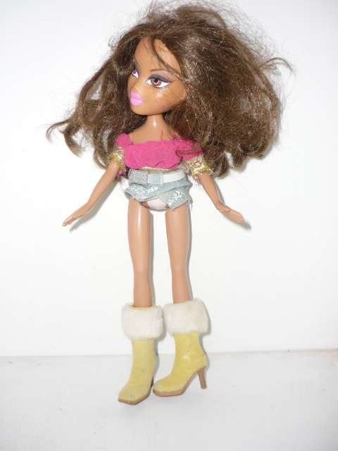BRATZ DOLL-GOOD CONDTION