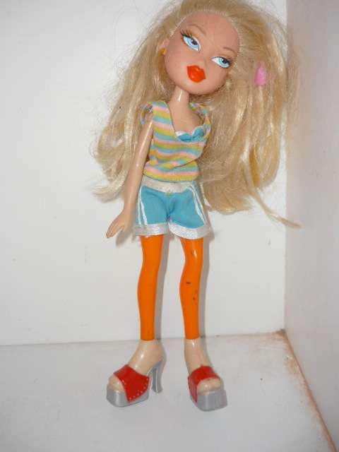 BRATZ DOLL-GOOD CONDTION