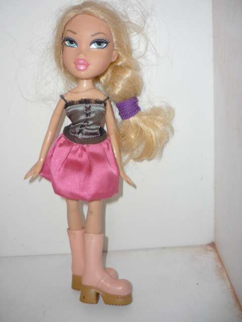 BRATZ DOLL-GOOD CONDTION