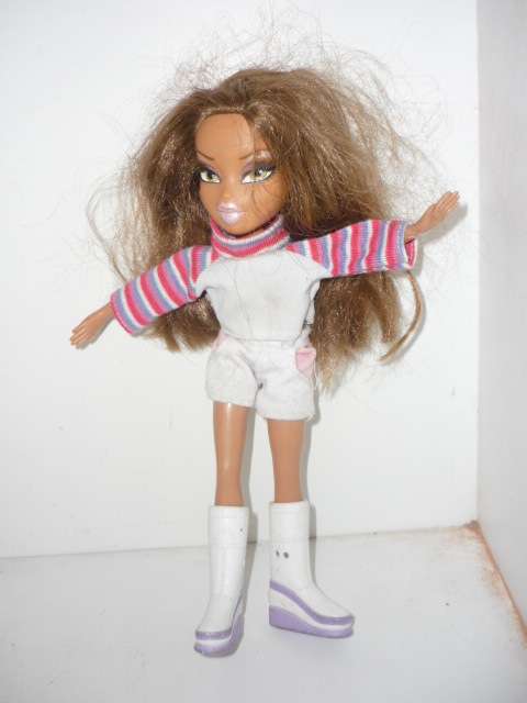 BRATZ DOLL-GOOD CONDTION