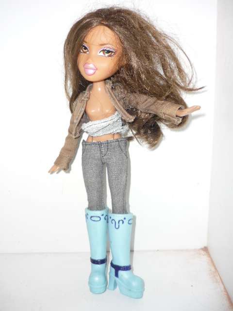 BRATZ DOLL-GOOD CONDTION
