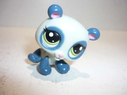 THE LITTLEST PET SHOP