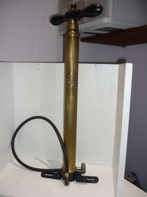 VINTAGE MOTOR VEHICLE BRASS TYRE PUMP No 1-DUNLOP-WORKING CONDITION