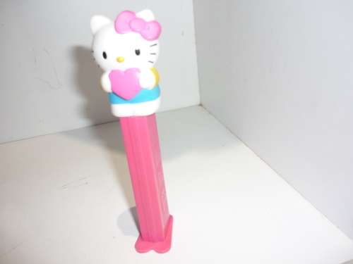 PEZ-HELLO KITTY