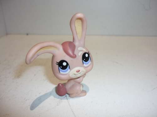 THE LITTLEST PET SHOP #1399-BUNNY WITH PINK EYES