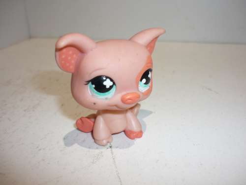 THE LITTLEST PET SHOP #622-PEACHY PINK PIG WITH BLUE EYES