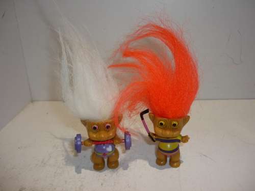 2 X CUTE TROLLS-4CM TALL