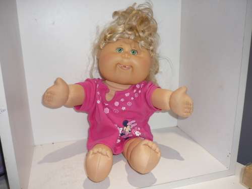 CABBAGE PATCH DOLL-41CM TALL-2004-PLAY ALONG