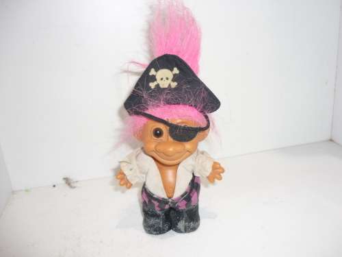 TROLL-PIRATE-MADE BY RUSS-11CM TALL