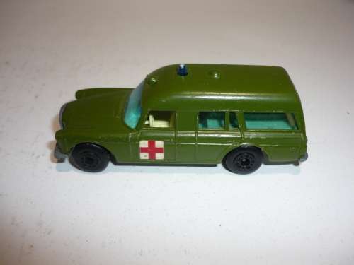 MATCHBOX-LESNEY-MERCEDES BENZ-"BINZ"AMBULANCE-MADE IN ENGLAND
