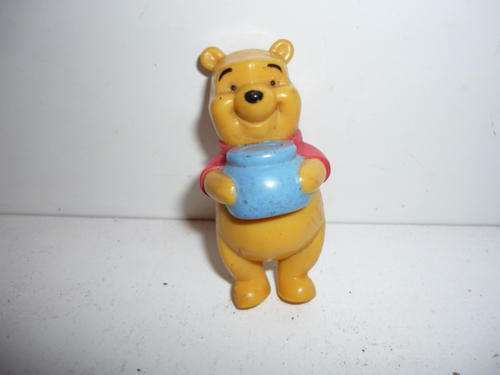 POOH BEAR -HARD PLASTIC-7CM TALL