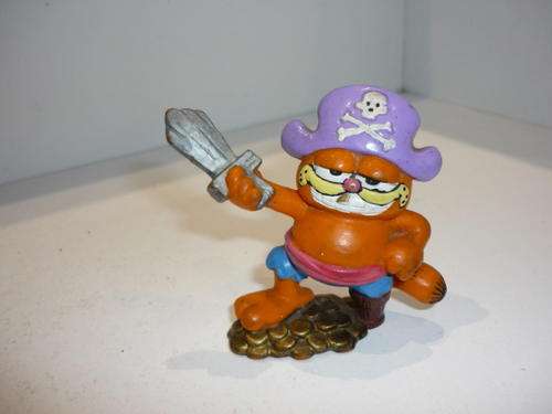 VINTAGE RUBBERISED GARFIELD-6CM TALL-HANDPAINTED-BULLY TOYS-WEST GERMANY