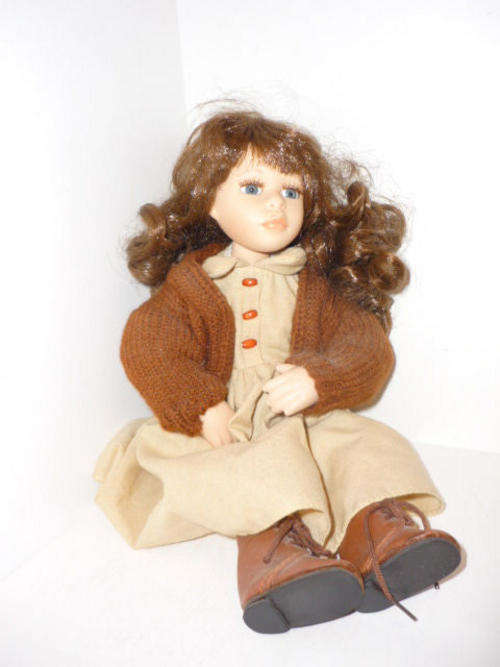 PORCELAIN DOLL-29CM TALL-BEAUTIFUL EYES