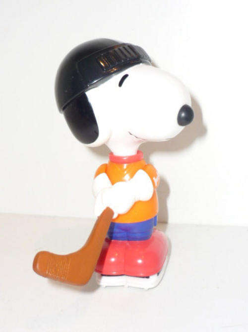 SNOOPY-PLASTIC-2002-10CM TALL