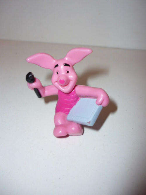 PIGLET-PLASTIC-5CM TALL