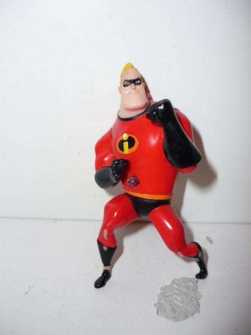FIGURINE-THE INCREDIBLES-9CM TALL