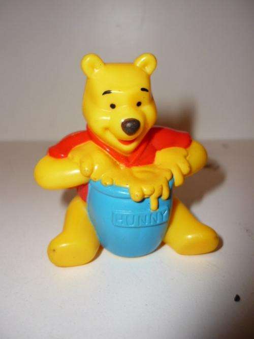 WINNIE THE POOH FIGURINE-5CM TALL