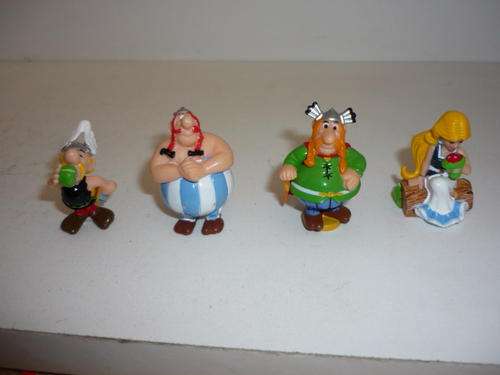 4 x ASTERIX FIGURINES-KINDERJOY SERIES