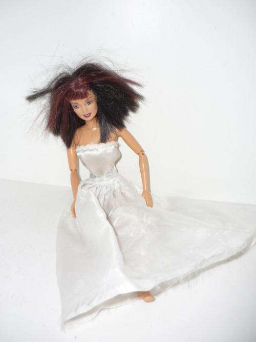 BARBIE DOLL-MATTEL-ARTICULATED AND HINGED LIMBS-27CM TALL