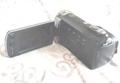 SAMSUNG HMX-F900 CAMCORDER- Hardly used- See notes
