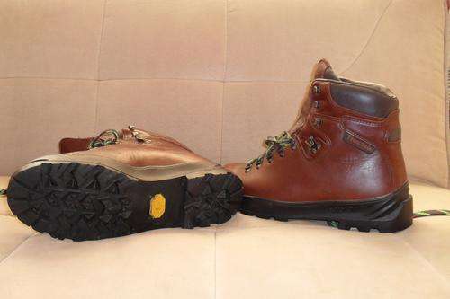 TrekSta Vibram Mens Boots
