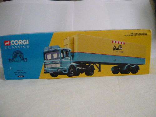 A.E.C Refrigerated Box Trailer Set "Walls" , Corgi , 1/50 Scale , Mint in Box