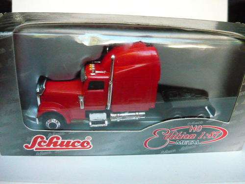 Freightliner Classic XL , Schuco , 1/87 Scale , Mint in Box