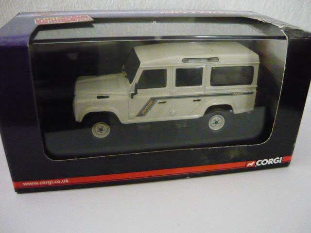 Landrover Defender , Corgi , 1/43 Scale , In Box