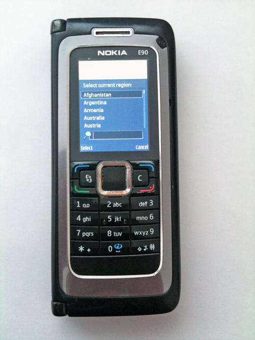 > Nokia E90, perfect working condition * free shipping *