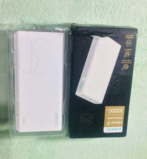 ***LATE ENTRY***ROMOSS SENSE 8+ POWERBANK 30 000mAh***BRAND NEW***IN BOX***