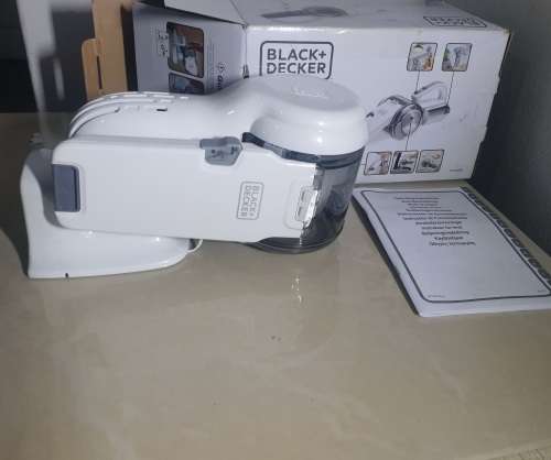 ***BLACK + DECKER DUSTBUSTER POWERFULL PIVOT 18V HAND VACUUM***AS NEW***