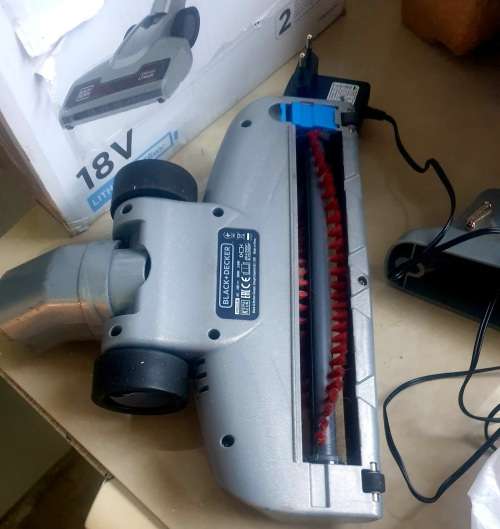 ***BLACK & DECKER 18V 2-IN-1 CORDLESS VACUUM STICK***ALL  ACCESORIES INC**RET DEMO**SLIGHTLY USED***