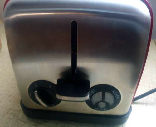 ***RUSSEL HOBBS 2-SLICE TOASTER LEGACY GEN 2 -RED***950W***RET DEMO ITEM**AS NEW**NEVER USED***