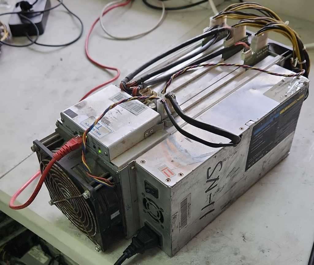 Innosilicon T2 (14-15 Ths) Bitcoin ASIC Miner - Includes Power Supply (Bitcoin Miner)