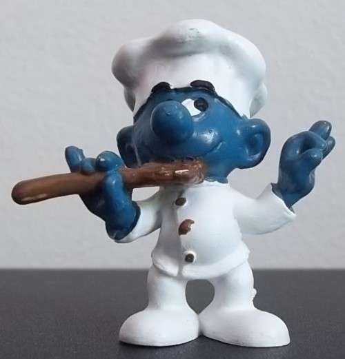 Original Vintage CHEF SMURF !! WEST GERMANY Peyo  1979 !! FANTASTIC!!  Smurfs! Medium Brown Spoon !!