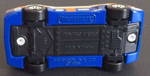 MATCHBOX PONTIAC FIERO !! RARE WHITE + BLUE + ORANGE #85 VARIANT !! 1985 MACAU ! Excellent !!