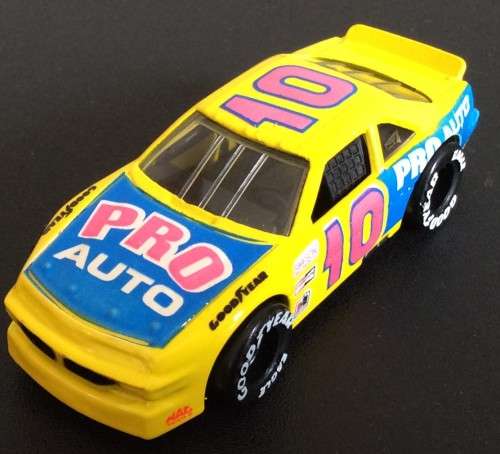 MATCHBOX PONTIAC GRAND PRIX STOCK CAR !!  YELLOW VARIANT !! Excellent Condition !!