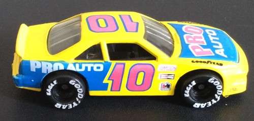 MATCHBOX PONTIAC GRAND PRIX STOCK CAR !!  YELLOW VARIANT !! Excellent Condition !!