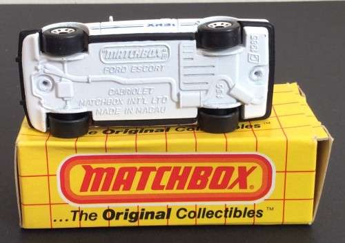 MATCHBOX MB 17 ESCORT CABRIOLET !! Rare WHITE Variant !! + Original Box !! MACAU 1983